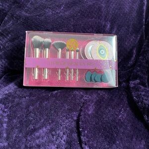 Macbeth Collection by Margaret Josephs Pink and Gold Beauty Set